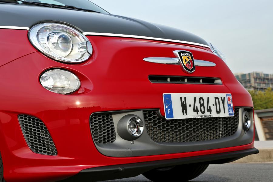 Детали экстерьера Abarth 595C Turismo 2012 года  (фото 28 из 54)